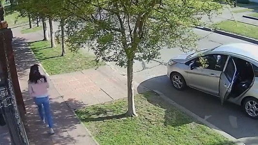 Delincuentes apuntaron con un arma a una mamá con su beba - #REC