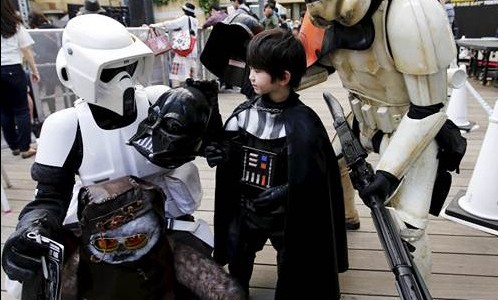 Fanáticos de todo el mundo celebran el "Día de Star Wars"