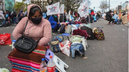 El acampe en la 9 de Julio se levantó pero se mudaron al Ministerio de Trabajo