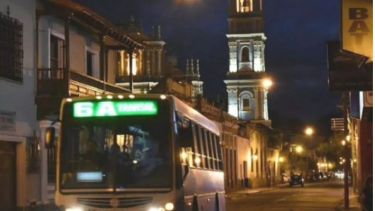 Terror en la noche salteña: pasajera invisible le pide "parada" a un colectivero