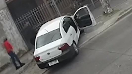Delincuentes quisieron robar un auto, pero no sabían manejar y tuvieron que escapar - #REC
