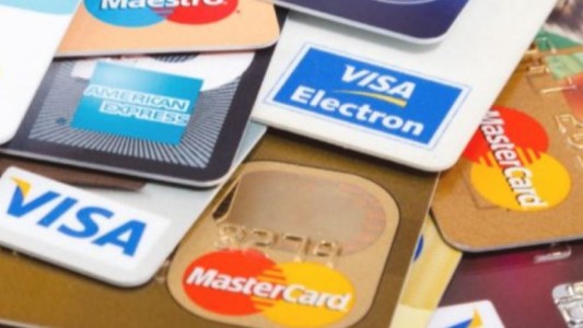 Buscan derogar un polémico impuesto sobre el resumen de tarjeta de crédito en la Ciudad