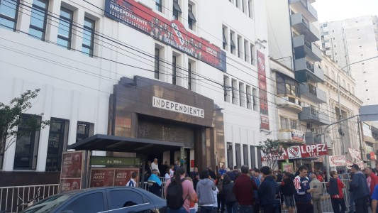 Elecciones en Independiente: más de seis cuadras de fila