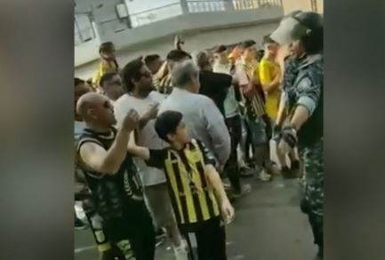 Video: Incidentes fuera de la cancha donde jugaron Almirante Brown y Defensores de Belgrano