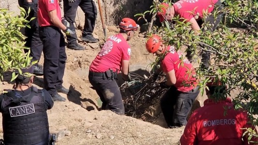 La hermanas halladas en el pozo fueron baleadas y apuñaladas: buscan otros cuerpos