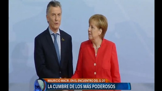 Saludo entre Macri y Merkel al comenzar la Cumbre del G-20