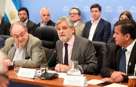 Ministros y otros funcionarios defienden el proyecto de Presupuesto 2023