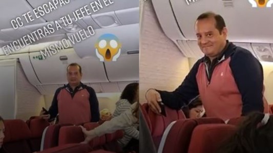 Le mintió a su jefe para irse de vacaciones: se lo encontró en el mismo vuelo