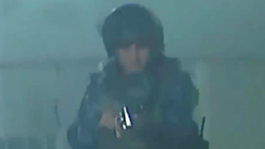 El policía que le disparó al camarógrafo aseguró que no vio "hacia dónde disparaba"