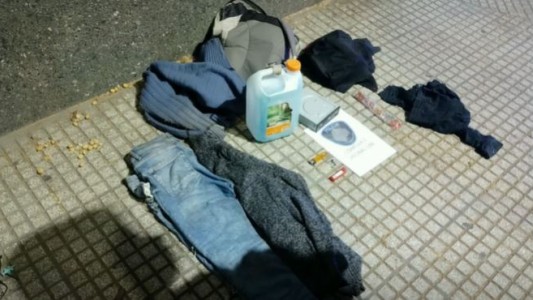 Apresan a quemacoches que prendió fuego cinco autos y siete contendores en Palermo