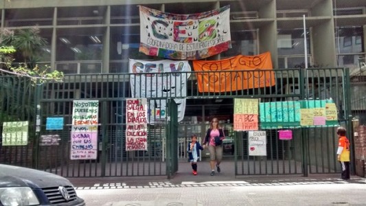 Comenzaron a notificar la cantidad de días a recuperar en cada escuela tomada