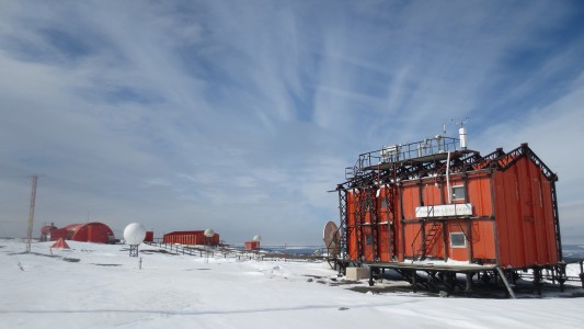 Violencia en la Base Marambio: un militar atacó a mazazos a un suboficial