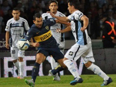 Boca terminó con 9 pero se trajo un triunfo de Córdoba para quedarse solo en la punta