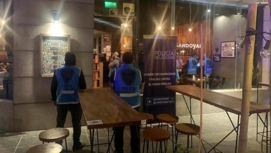 Desbaratan un club ilegal de truco y detienen a su organizador en el barrio porteño de Caballito