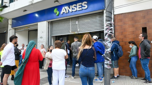 Más de 800 mil personas ya tienen aprobado el refuerzo alimentario de Anses: sigue la inscripción