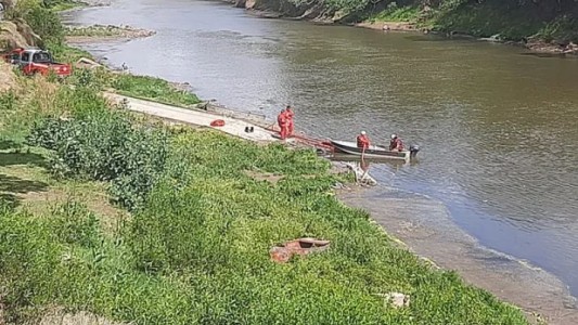Hallaron un cuerpo en un río de Santa Fe e investigan si se trata del jubilado que huyó en bicicleta tras asesinar a su pareja