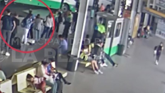Habló la mujer herida por una bala perdida en la terminal de micros platense: "Dios me dio otra oportunidad"