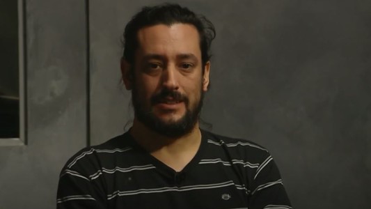 Convenceme: mantiene una relación con dos personas y defiende el poliamor