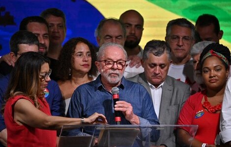 En su primer discurso, Lula convoca a "reconstruir el alma" de Brasil y a "bajar las armas"