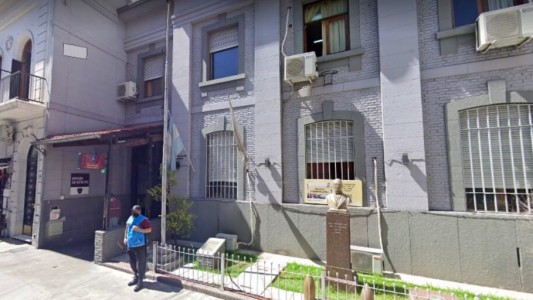 Investigan a comisario por alojar en una celda de hombres a una mujer trans que luego denunció abuso sexual