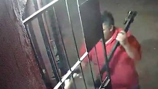 Un policía de civil les tiró a los ladrones con una pistola y una escopeta - #REC