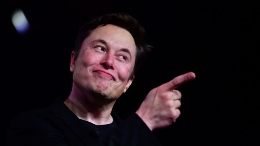 Elon Musk anunció que Twitter cobrará un abono mensual para certificar cuentas