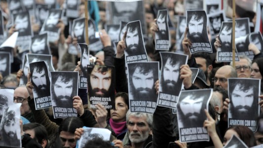 Multitudinaria marcha en Plaza de Mayo por la aparición con vida de Santiago Maldonado