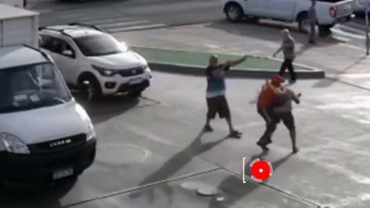 Dos playeros tacklearon y detuvieron a un ladrón - #REC