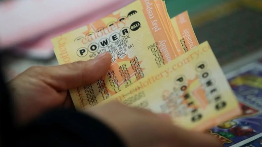 Premio récord en la lotería: un solo apostador ganó 2040 millones de dólares