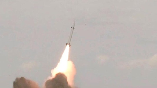 Irán anunció la fabricación de su primer misil balístico hipersónico