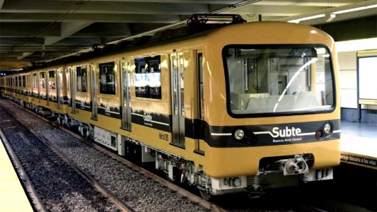 Subte: hoy liberarán molinetes y paralizarán la línea E y Premetro durante una hora