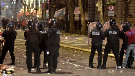 Detenidos en Plaza de Mayo: fiscal pidió que citen a declarar a los policías