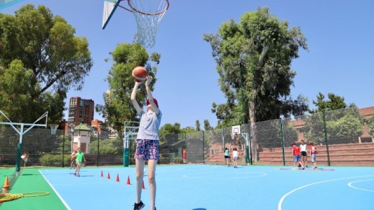 Verano 2023: Abre la inscripción para las colonias deportivas gratuitas de la Ciudad