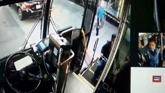 El despiadado maltrato de un conductor de EE.UU. a una mujer en silla de ruedas