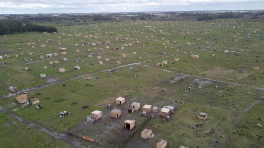 Pelea en una toma de terrenos en Quilmes: Matan a un joven y hieren a una adolescente