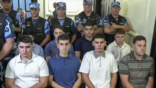 "Caducó", "están todos a los gritos", "está la policía": mensajes de los rugbiers ante el tribunal