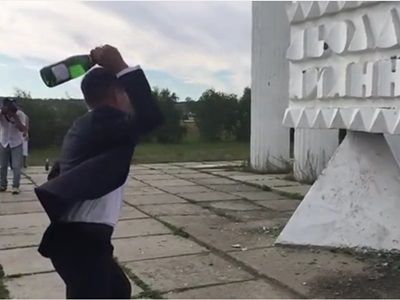 #EsViral La botella de champagne que se convierte en un proyectil boomerang