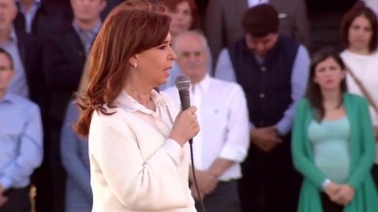 Cristina Kirchner: "Es momento de construir una oposición seria y concreta"
