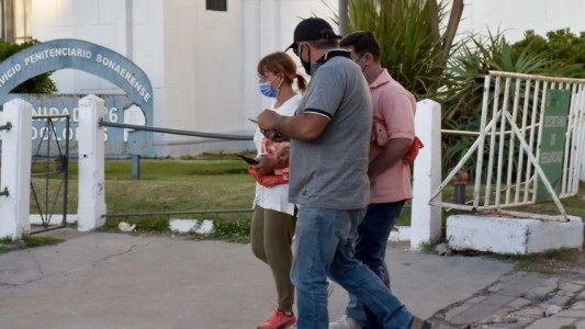 Crimen de Báez Sosa: los rugbiers acusados recibieron a sus familiares en el Penal de Dolores por segunda vez