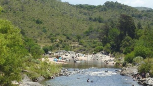 Córdoba: Prohíben en un pueblo la música en volumen alto para escuchar el sonido del agua y el canto de los pájaros