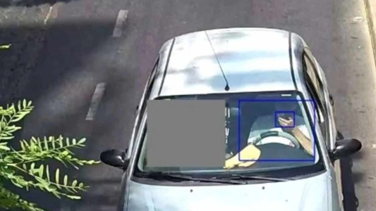 Controlarán con cámaras de tránsito uso del celular, falta del cinturón y giros indebidos en CABA