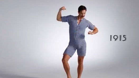 Cómo evolucionó el traje de baño masculino en 100 años