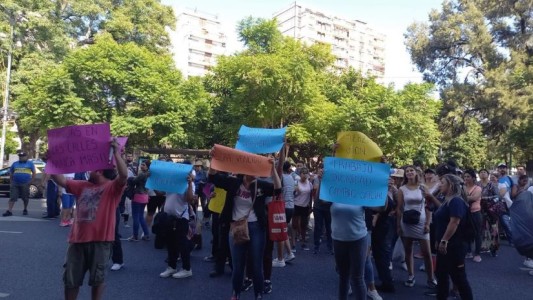 Ocupan pacíficamente Ministerio porteño por el despido de "35 mujeres cooperativistas"