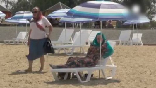 Chechenia inaugura la primera playa para mujeres musulmanas