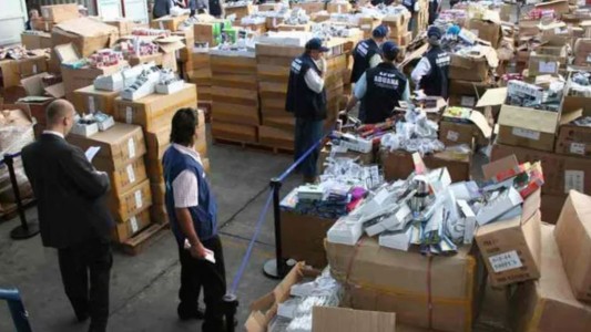 La aduana subastará granos de soja, telas y artículos de pesca