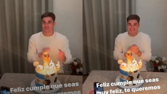 Julián Álvarez celebró sus 23 años con una torta mundialista