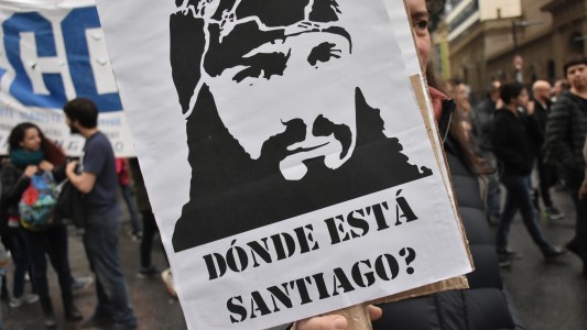 La familia de Santiago Maldonado entregará una mochila y un celular que pertenecen al joven desaparecido