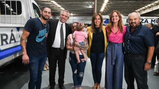 "El trabajo es dignidad", dijo Fernández al entregar herramientas a miembros de la economía social