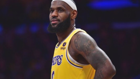 LeBron James cumplió su destino y batió el récord de puntos de la NBA