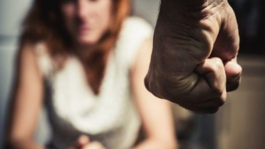 Costa Esmeralda: Rescatan a una mujer tras denuncia de que era retenida y abusada por su pareja